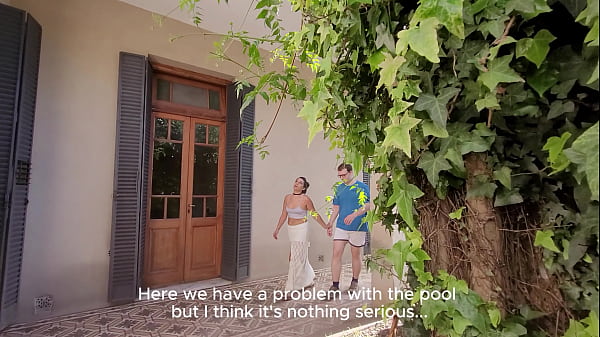 Engaño a mi esposo para follar con el Ruso que limpia mi piscina