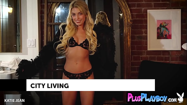 Stunning big tits petite Russian MILF Goddess Angelina posed with babes