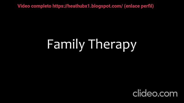 Hermanastra me atrapa masturbándome y me ayuda a correrme (Sub español) video completo  enlace perfil