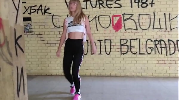 That is how East European bitches fuck on the street