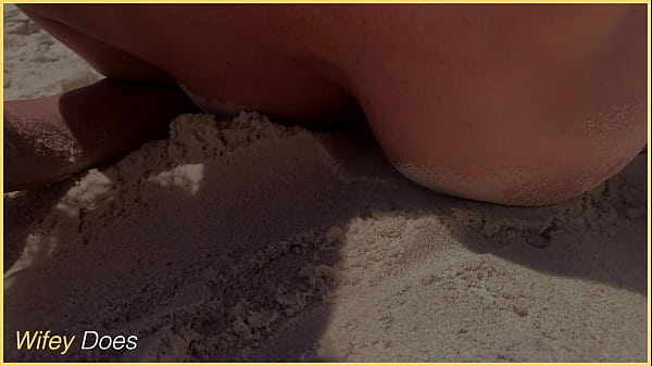 Wife shows her tits at the beach