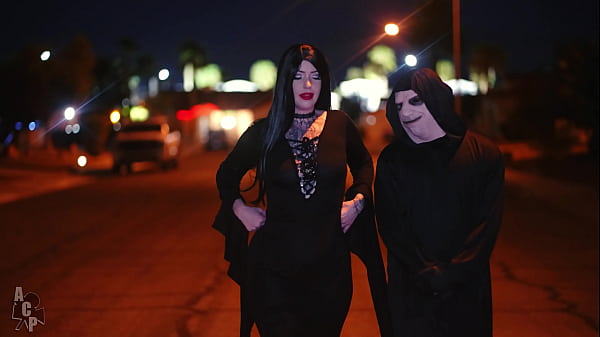 Goth PAWG Morticia Cheats on Gomez with uncle Fester