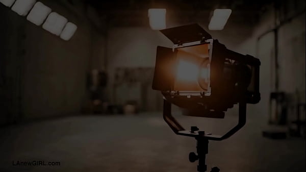 Sophisticated stunner shows her sexy body