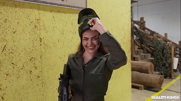 Bored GF Shoots Her Shot / Reality Kings