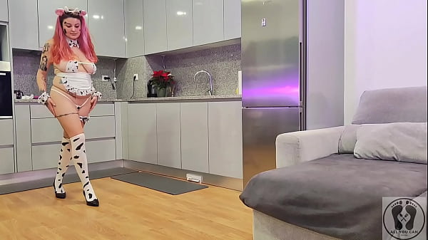 COW COSPLAY BODY TRANSFORMATION FINGER PUSSY MASTURBATING