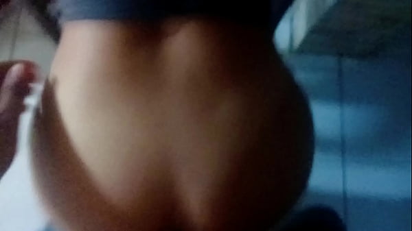 Consegui comer a loira gostosa, bunduda do trabalho, mas ninguém pode saber. Cabelo grande, cintura fina, adora ser vaqueira. Muita vontade de foder a buceta. Amador real brasileira bunda grande