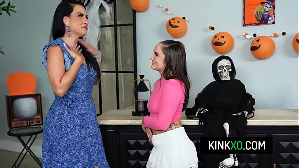 Stepson Rough Family Threesome With Stepmom And Stepsister