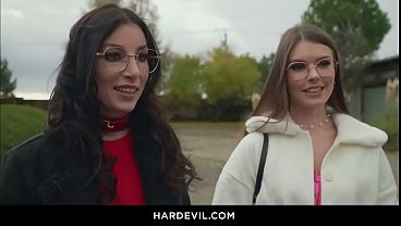 Princess Alice’s Wild Threesome: A Sensational Anal Experience